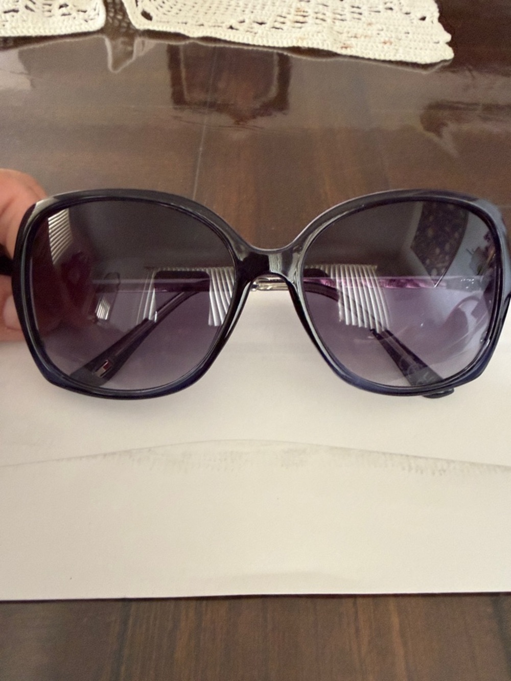 Tommy Hilfiger oversized crystal blue lens, silver frame. Smoke gradient lens.